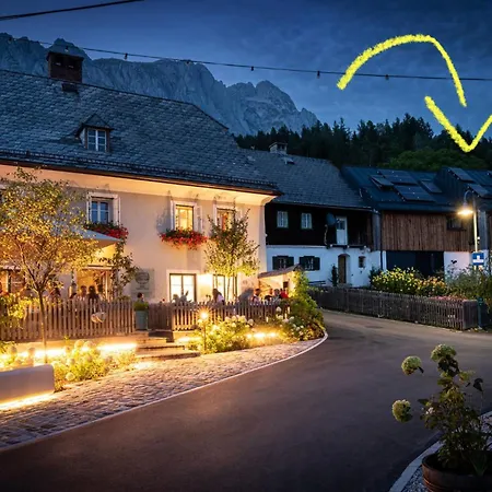 Mayer - Wirtshaus Und Dorfhotel Sankt Martin am Grimming Exterior photo